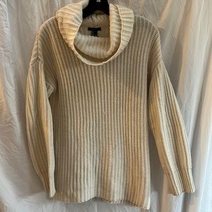 White chunky forever 21 turtleneck sweater